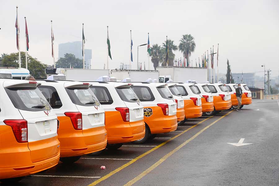 Hello Taxi, O'Clock Pair Up, Deliver Long-Awaited Taxis